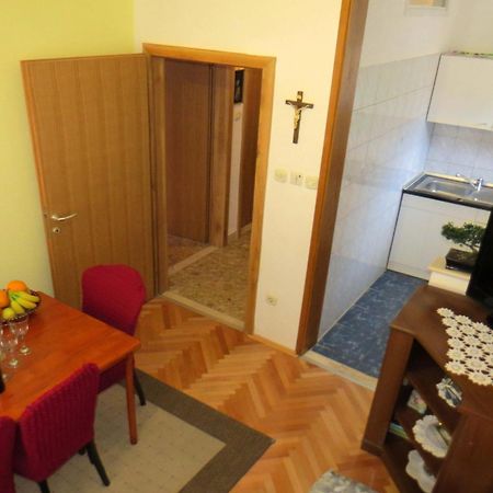 Apartman Jakir Baška Voda Eksteriør billede