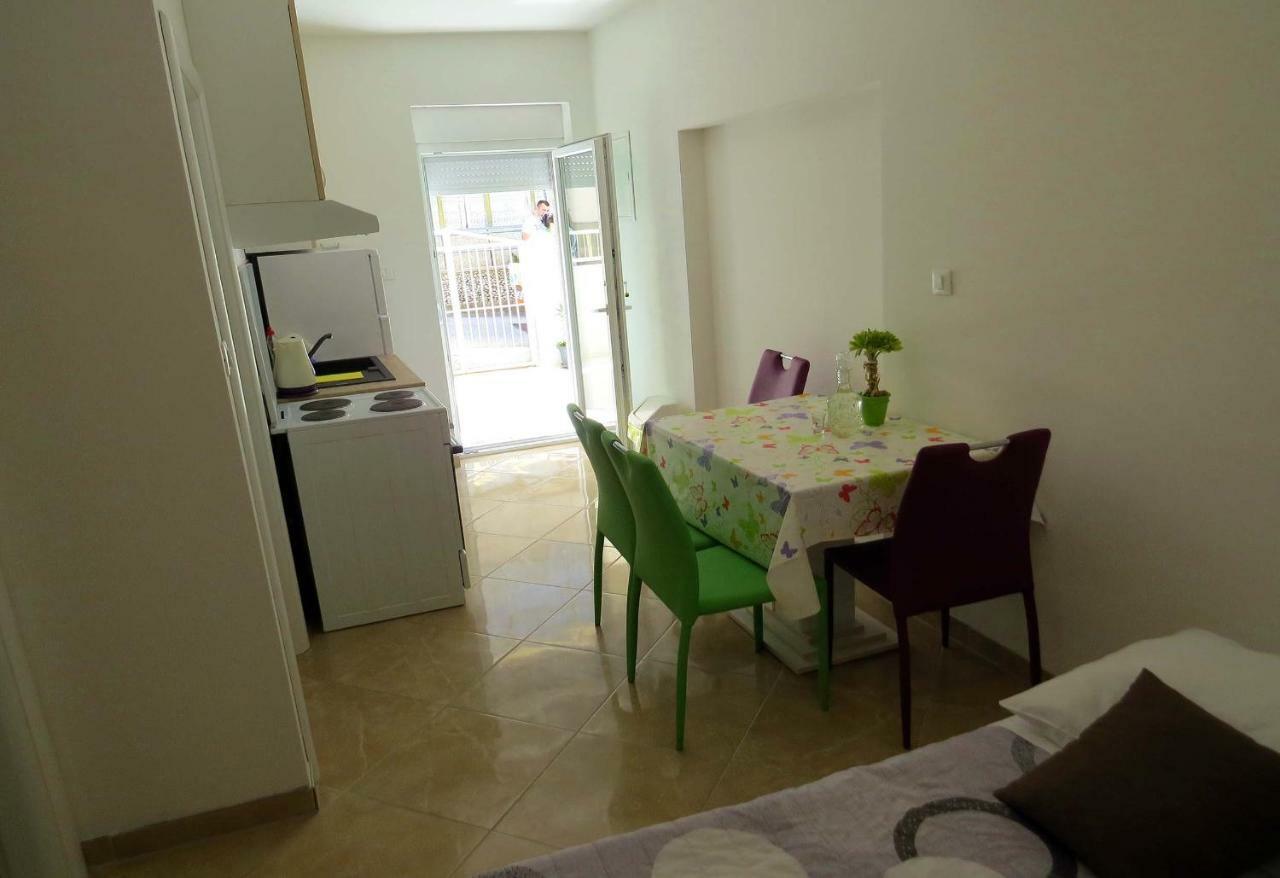 Apartman Jakir Baška Voda Eksteriør billede