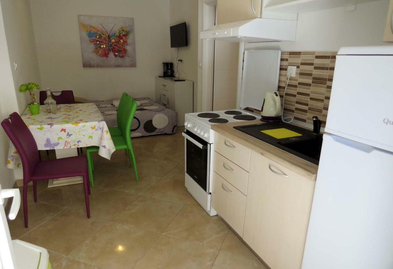 Apartman Jakir Baška Voda Eksteriør billede